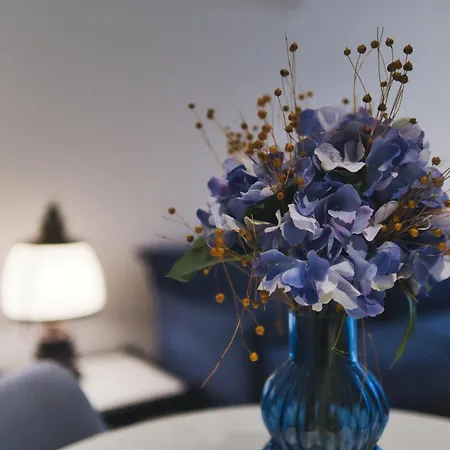 Azure Downtown - Flat 1 Apartment *