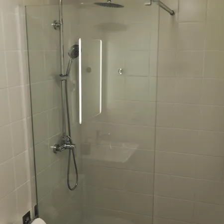 Azure Downtown - Flat 1 *