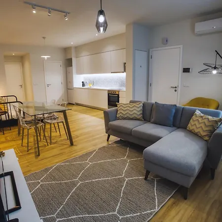 Azure Downtown - Flat 1 Apartment *